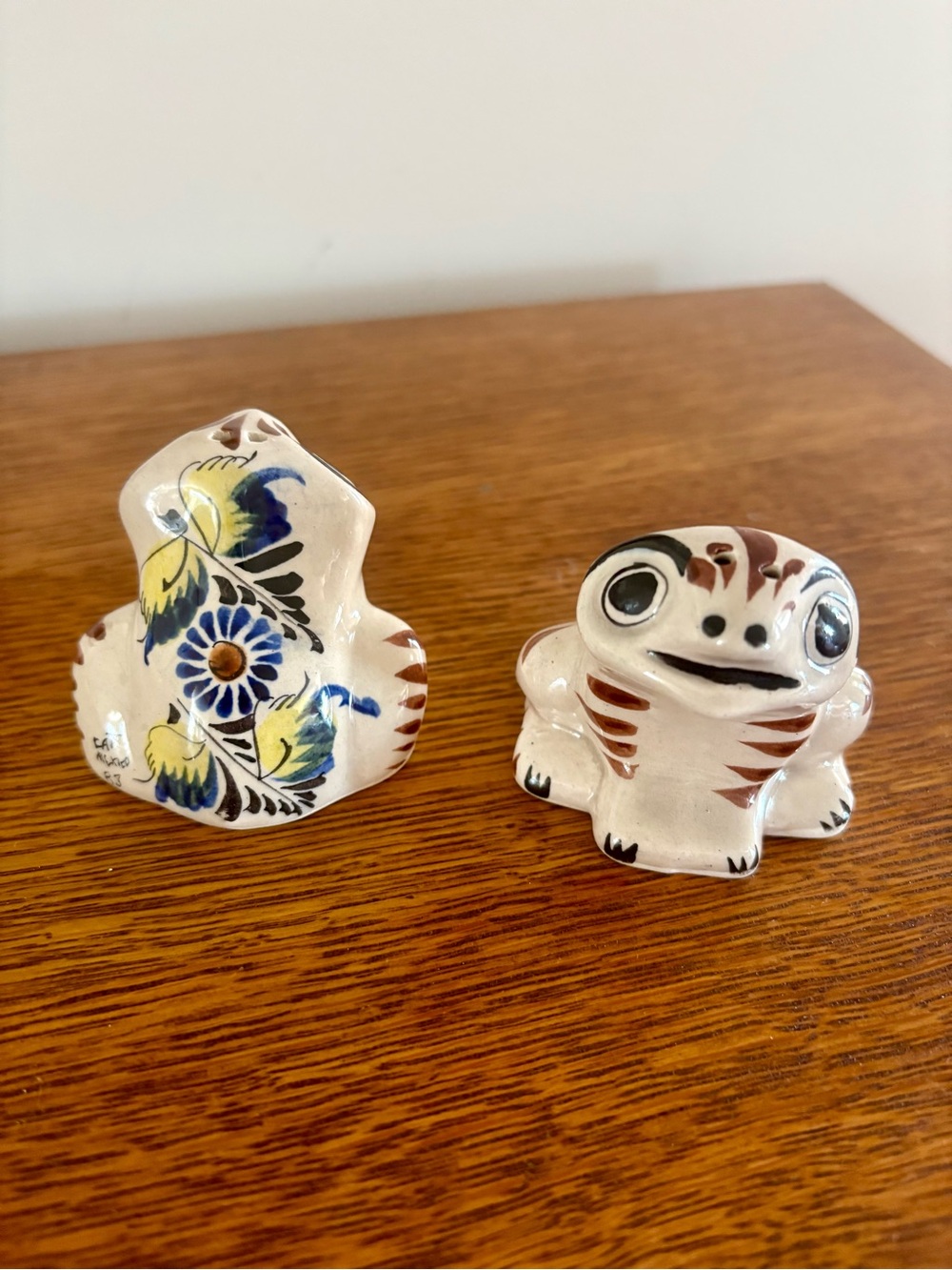 Handpainted Ceramic Frog Tonalà Salt and Pepper Shakers